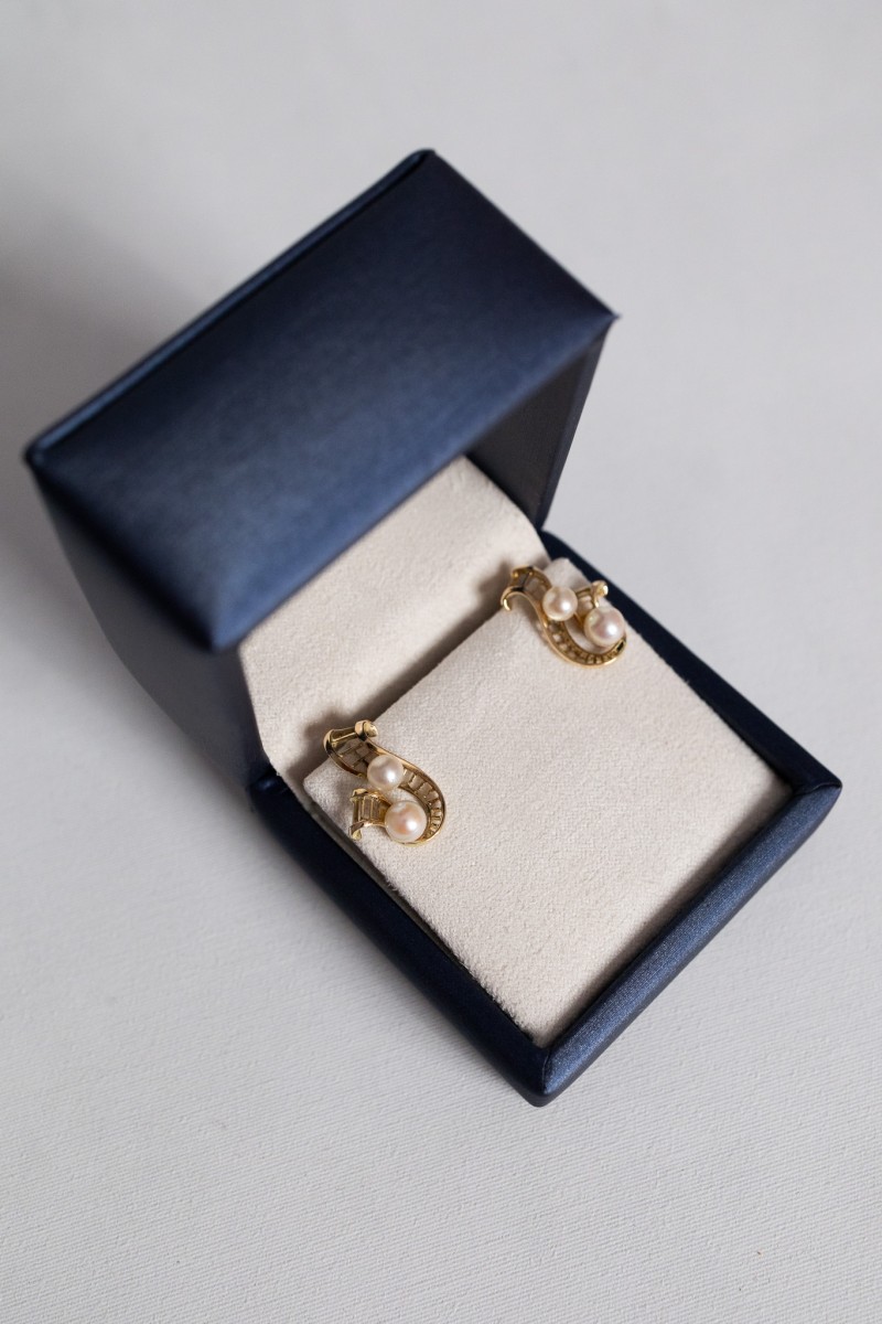 Vintage geelgoud oorstekers met parel Vintage geelgoud oorstekers met parel
