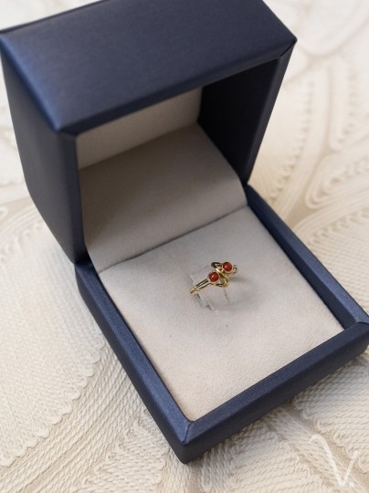 Vintage ring 14k witgoud/geelgoud met 2 bloedkoralen