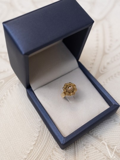 Vintage geelgouden ring met Zeeuwse knop