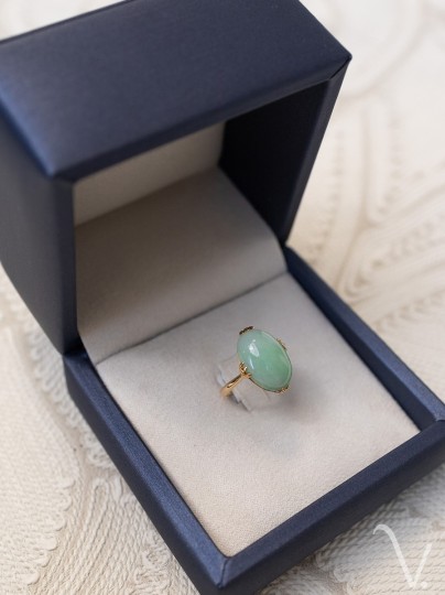 Vintage 14k geelgouden ring met lichtgroene jade ovaal
