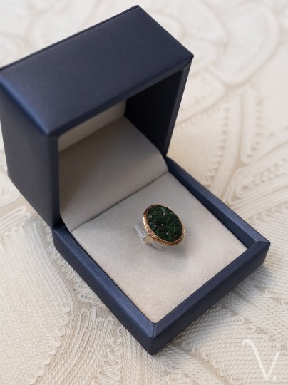 Vintage 14k damesring met mosagaat en sierrand