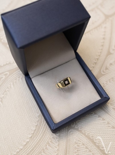 Vintage geelgouden herenring met briljant en onyx