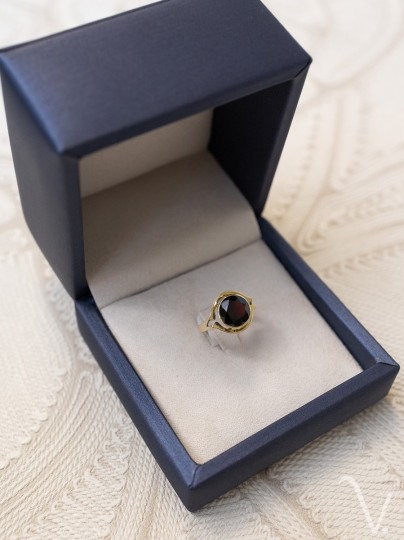 Vintage 14k ring met gladde banen en granaat