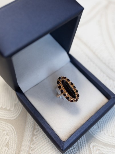 Vintage ring geelgoud met 15 granaten