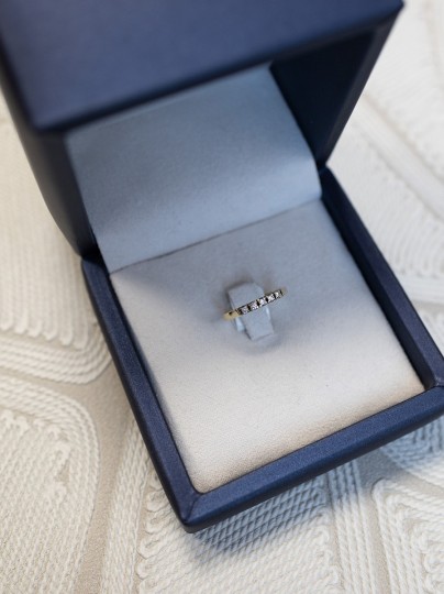 Vintage Geelgouden alliancering 5 diamanten