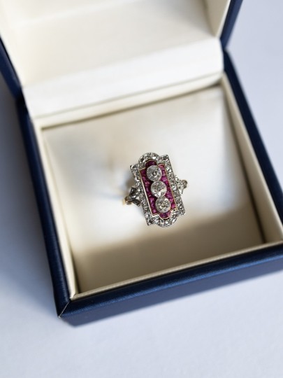 Vintage Ring met Robijn en Diamant