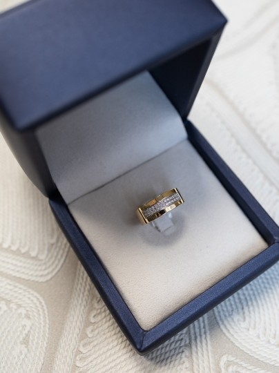 Vintage bicolor ring met pave diamant