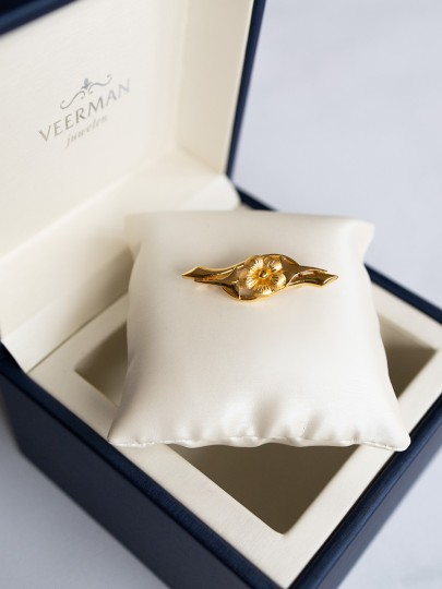 Vintage geelgouden broche bloem Vintage geelgouden broche bloem