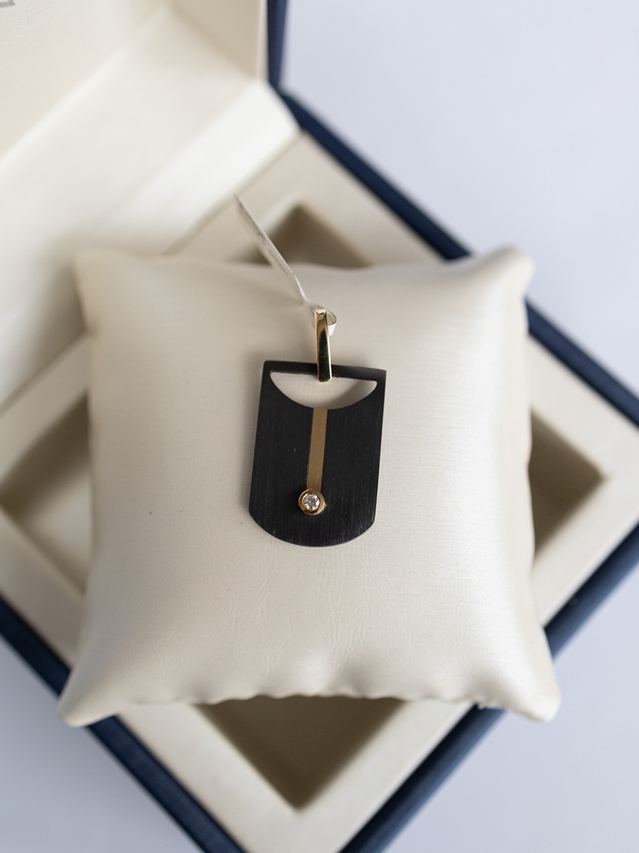 Vintage hanger titanium met briljant Vintage hanger titanium met briljant