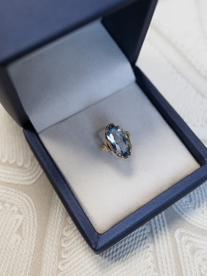 Vintage ring vintage met aquamarijn ovaal