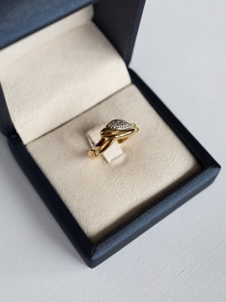 Vintage slagring met 10 briljanten