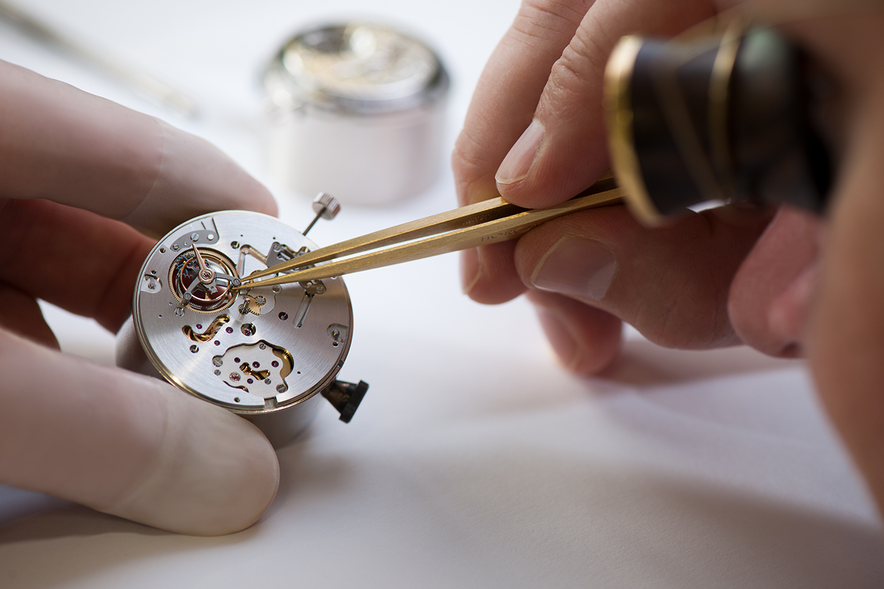 Batterij vervangen van horloge en waterdichttesten bij juwelier Veerman Juwelen